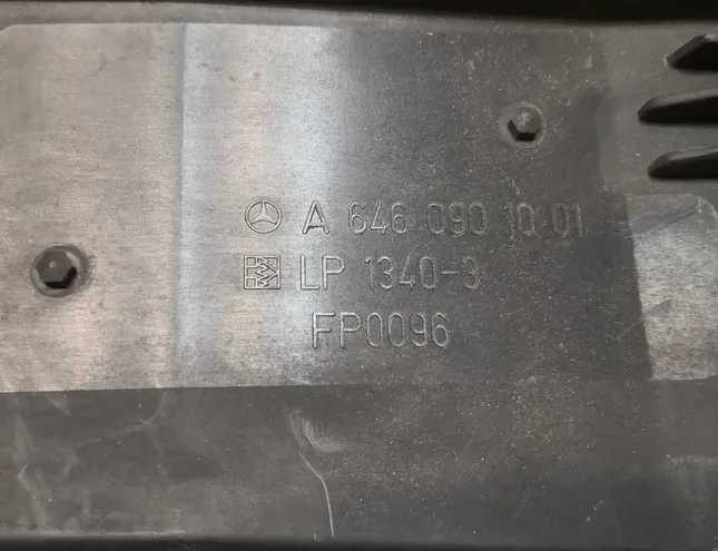 MERCEDES-BENZ E-Class W211/S211 (2002-2009) Vzduchový filter Box A6460901001,6460901001 26767263