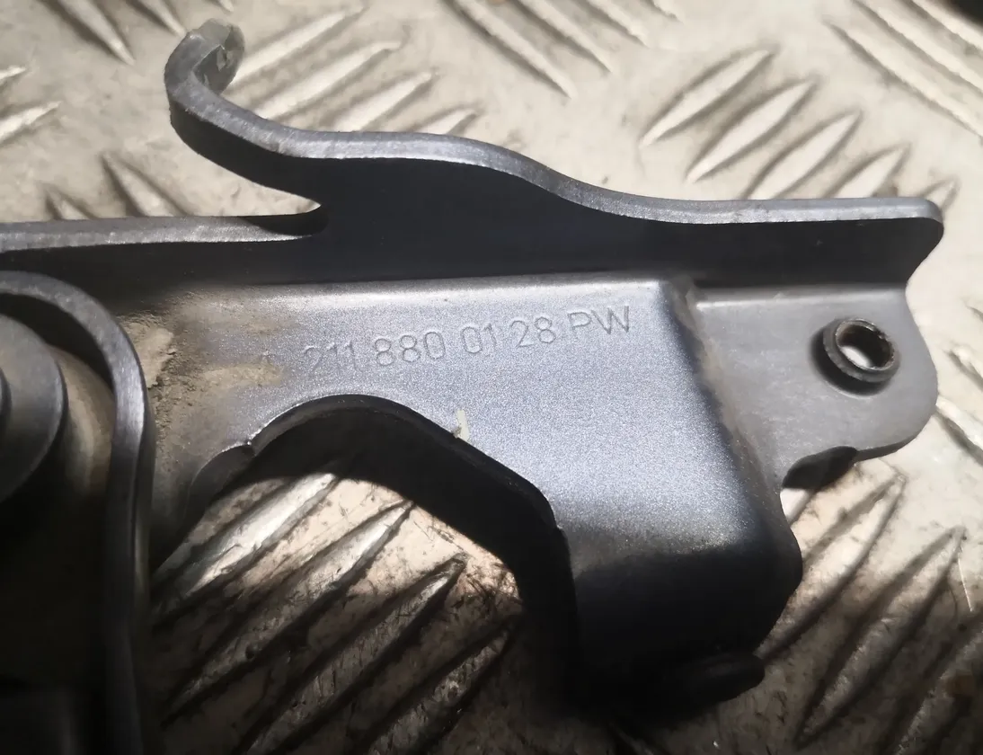 MERCEDES-BENZ E-Class W211/S211 (2002-2009) Bonnet Hood Hinge Set 2118800228,2118800128,A2118800128,A2118800228 33155111