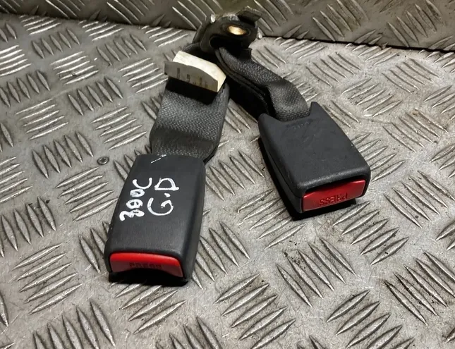 CHRYSLER 300C 1 generation (2005-2011) Pravý zadný bezpečnostný pás 0uw801dvac 33394404