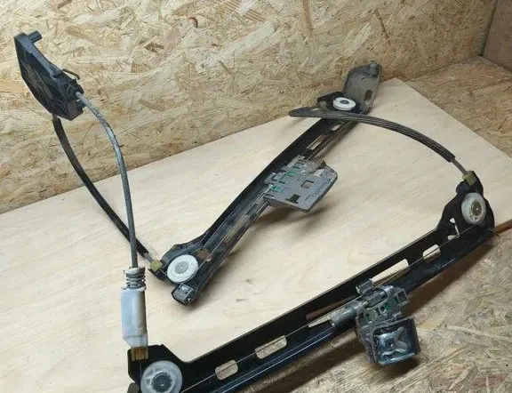 VOLKSWAGEN Passat CC 1 generation (2008-2017) Front Right Door Window Regulator 3C8837462J 33889993