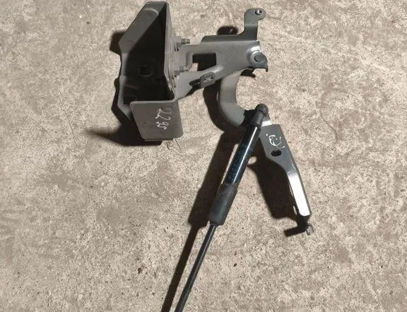 OPEL Vivaro B (2014-2019) Pravý predný kapotový pant 93458898,93451653 33890203