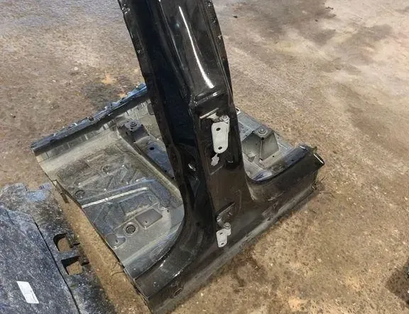 BMW X7 G07 (2018-2024) Порог подножки правый 33891247