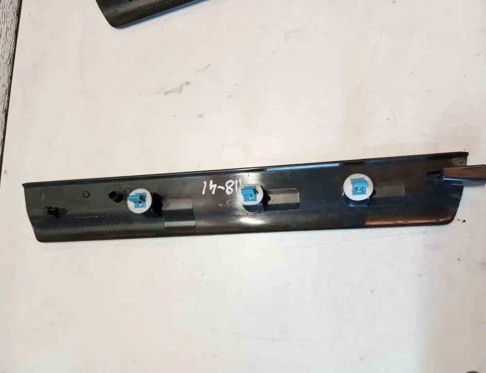 VOLVO S60 2 generation (2010-2020) Ľavý plastový kryt bočného prahu 31306758 33123313