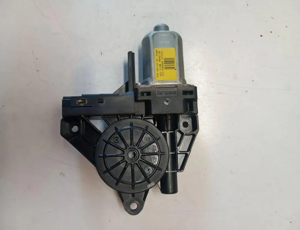 VOLVO V60 1 generation (2010-2020) Rear Right Door Window Control Motor WR12720,966264101 33124689
