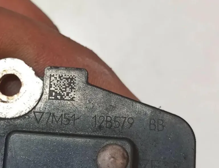 VOLVO V40 2 generation (2012-2020) Senzor hmotnostného prietoku vzduchu MAF 7M512B579BB 33129587