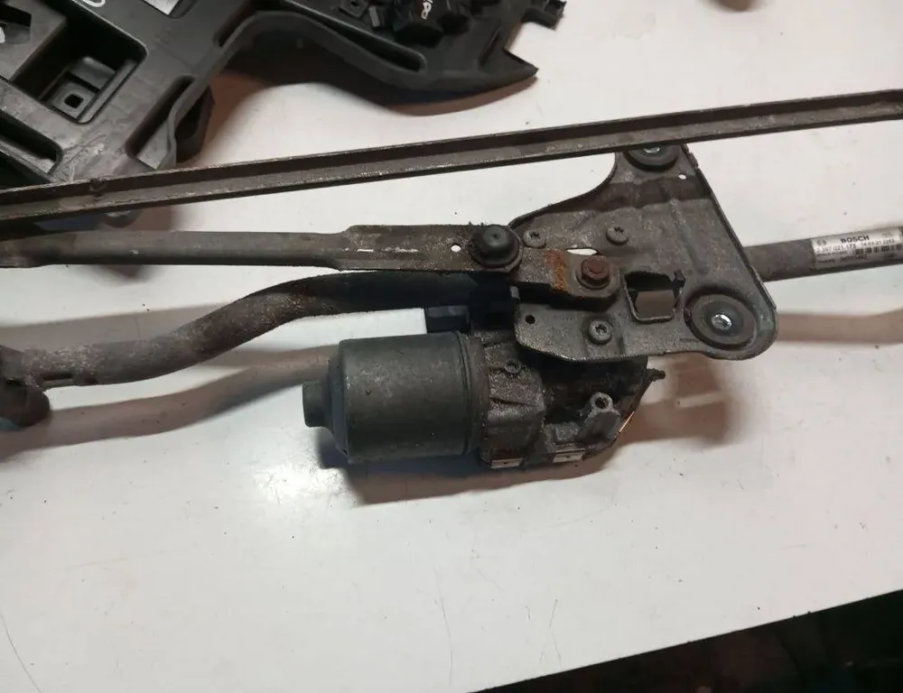 VOLVO S80 2 generation (2006-2020) Front Windshield Wiper Mechanism 30753493 33132224