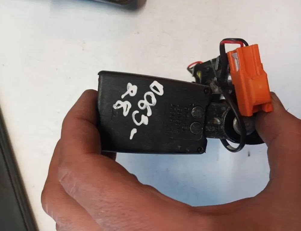 VOLVO S60 2 generation (2010-2020) Пряжка сиденья задняя правая 31351657 33138034