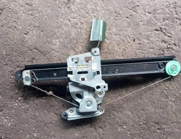 VOLVO S60 2 generation (2010-2020) Стеклоподъемник передней левой двери 119971 33139973