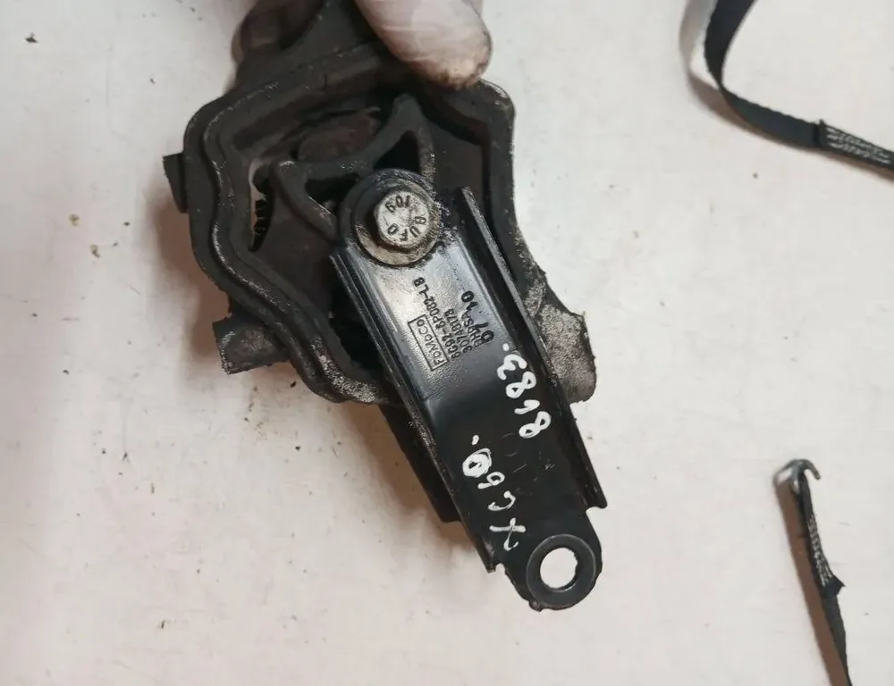 VOLVO XC60 1 generation (2008-2017) Передняя подушка двигателя 30671219 33153638