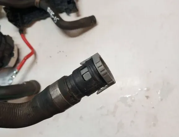 VOLVO V40 Cross Country 1 generation (2012-2020) Шланги охлаждающей жидкости 31338759 33155036