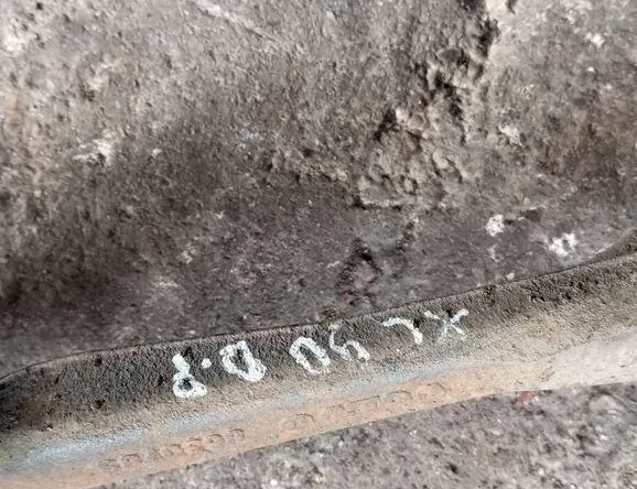 VOLVO XC90 1 generation (2002-2014) Ľavé zadné rameno závesu 8630783 33159775