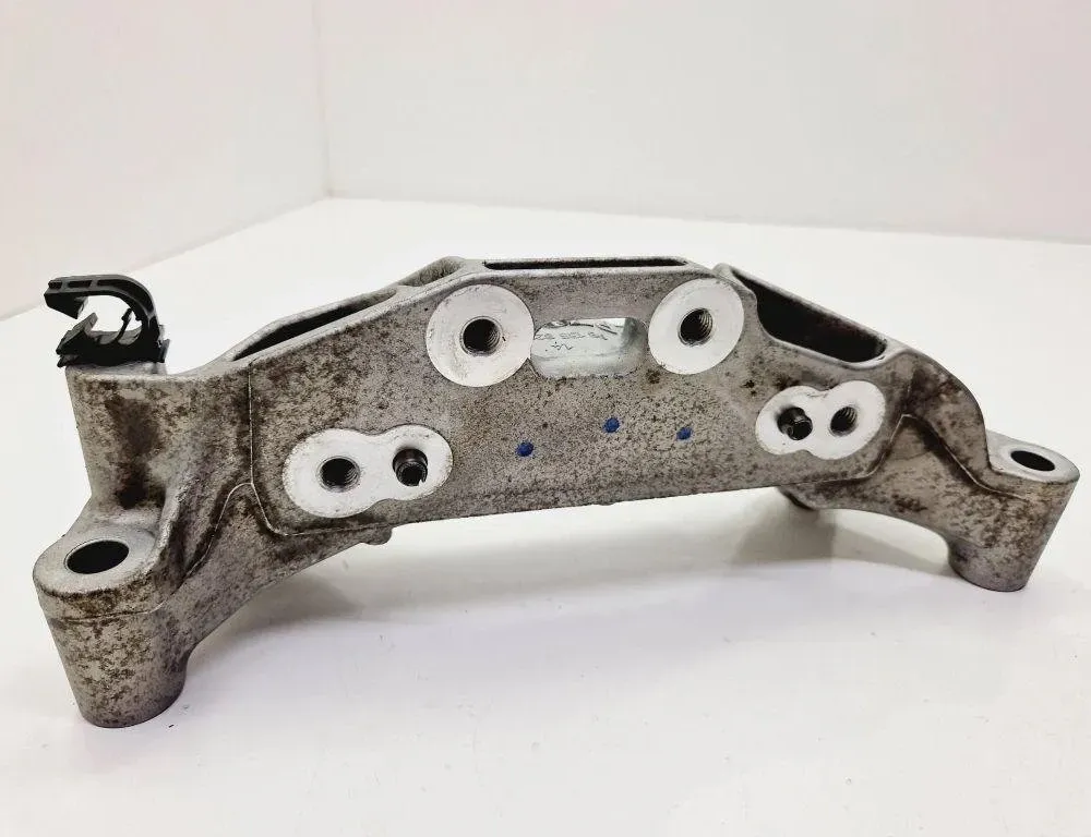 PEUGEOT 2008 2 generation (2019-2023) Držiak motora pravá strana 9813582980 30573873