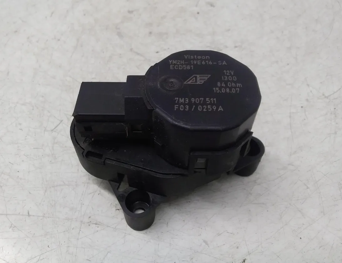 VOLKSWAGEN Sharan 1 generation (1995-2010) Клапаны управления внутренним подогревом 7M3907511 27599779