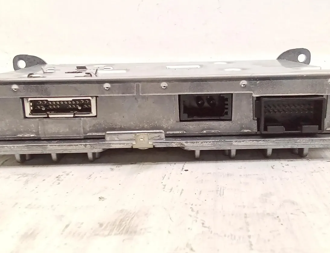 AUDI A4 B8/8K (2011-2016) Navigation Control Unit 8T0035462 27692678