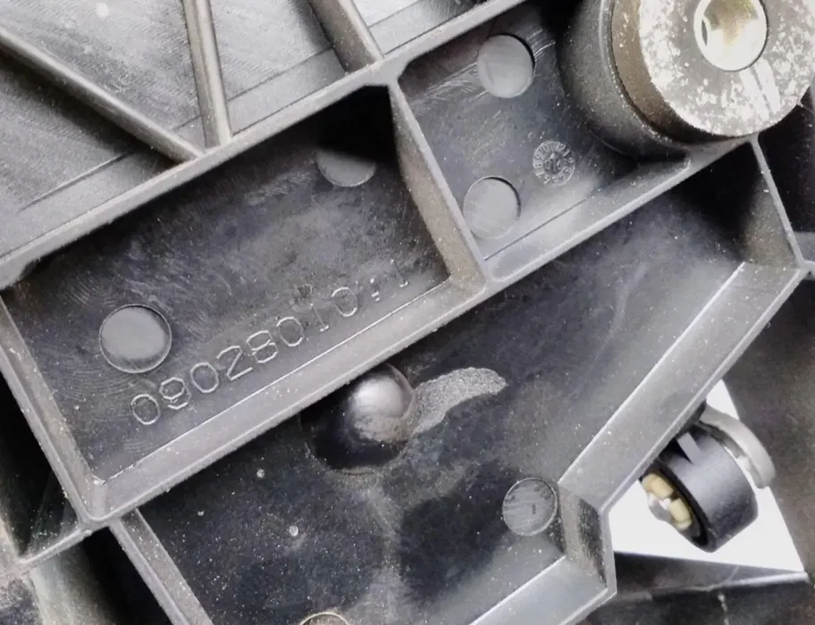 OPEL Astra H (2004-2014) Кулиса 090280101 28621593