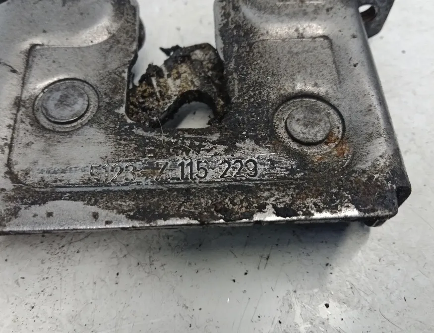 BMW 5 Series E60/E61 (2003-2010) Zámok kapoty 7115229 28665200