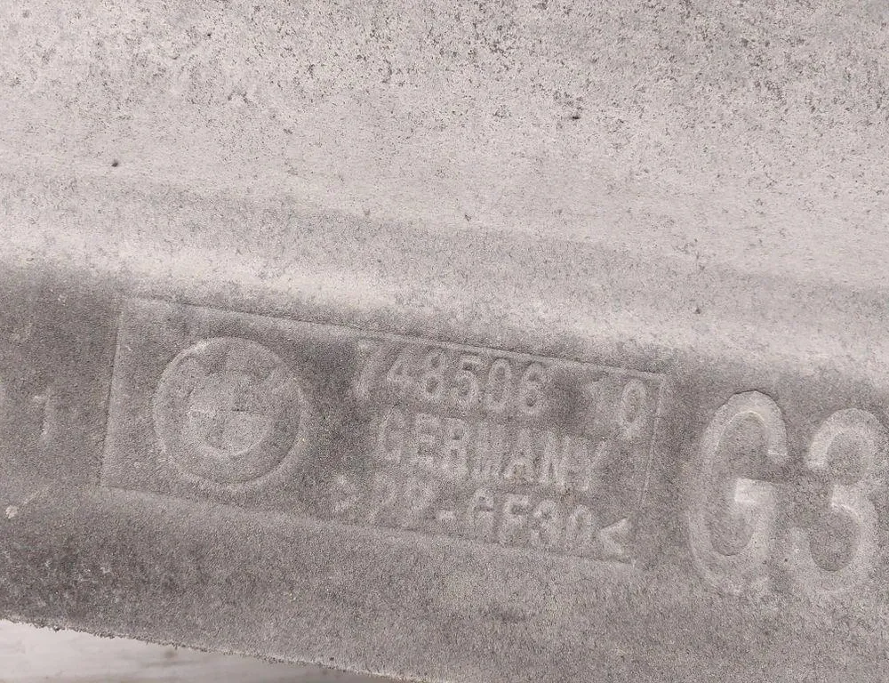 BMW 5 Series G30/G31 (2016-2023) Ľavý spodný kryt 7351447 33580485