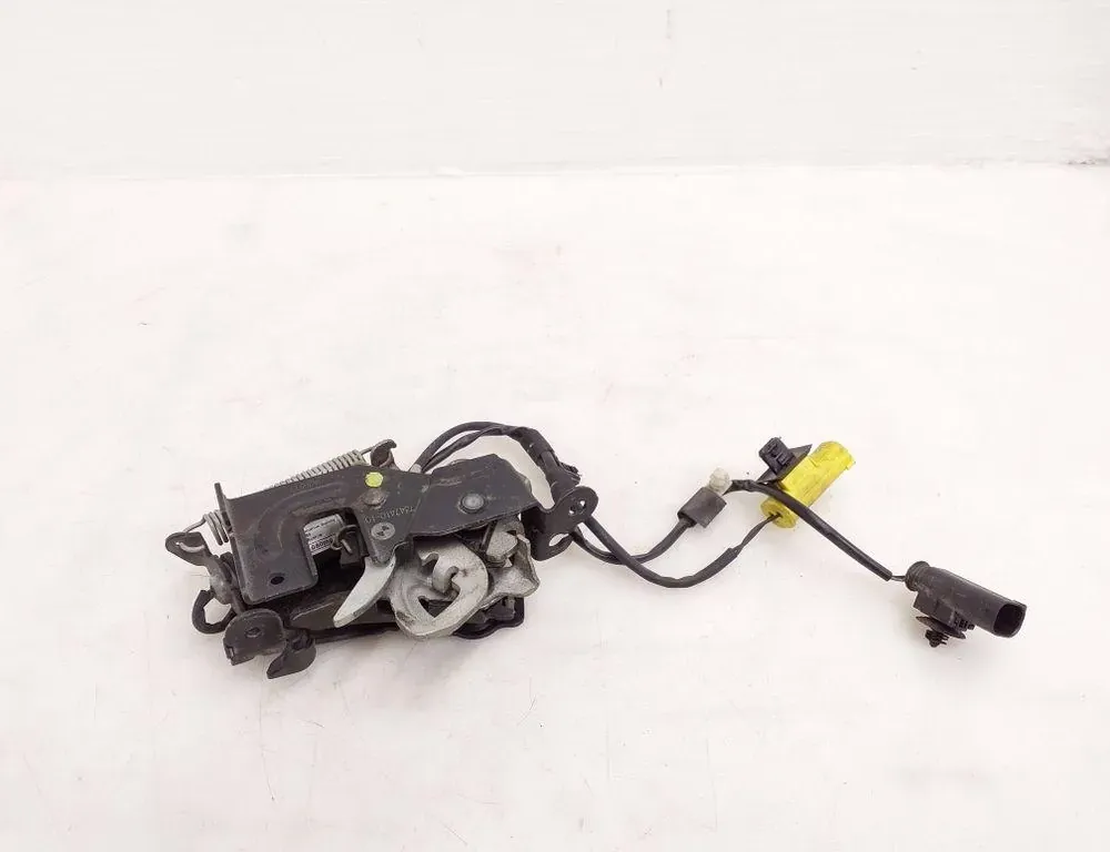 BMW 5 Series G30/G31 (2016-2023) Bonnet Lock 7347410 33581410