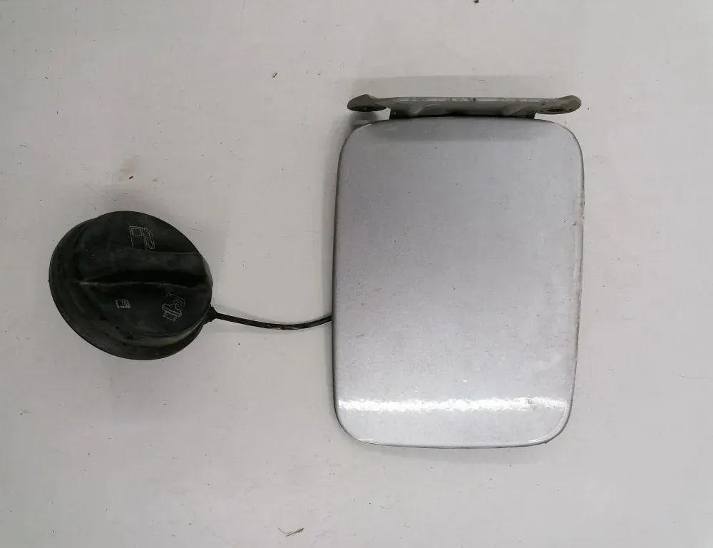 CADILLAC CTS 1 generation (2002-2007) Zámok krytu nádrže na palivo 34348690