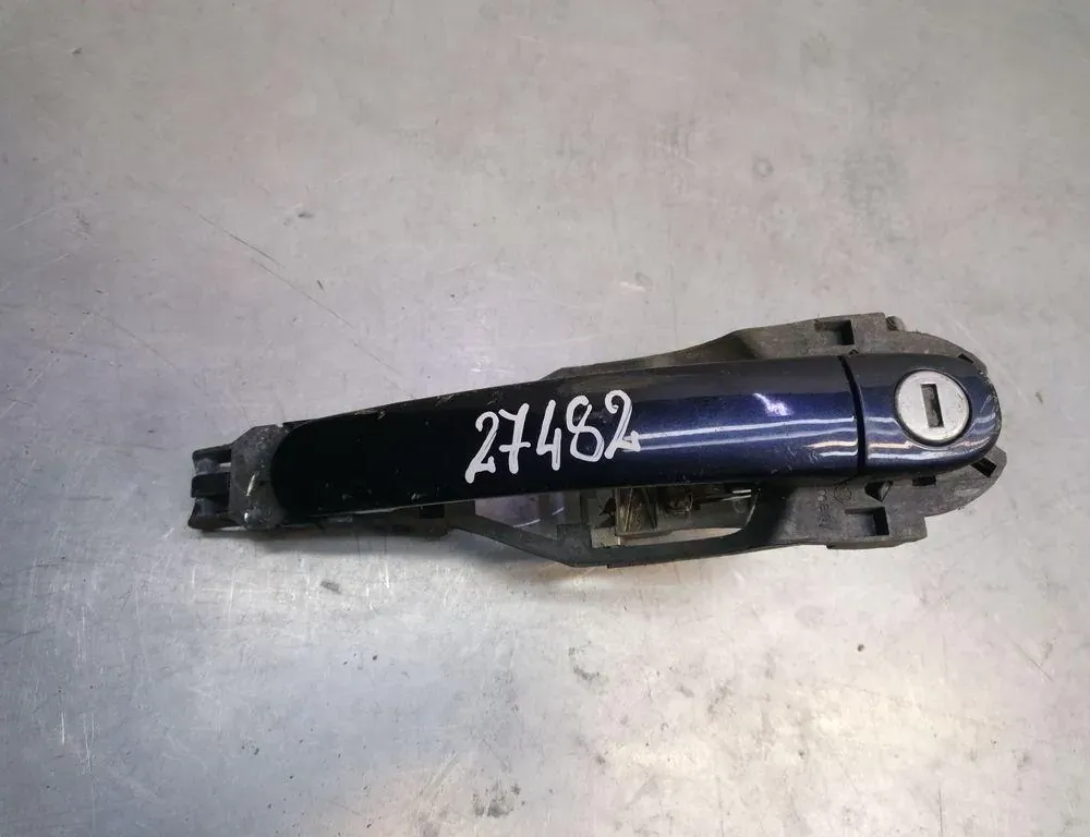 VOLKSWAGEN Passat B5 (1996-2005) Наружная ручка боковых правых дверей 3B0837885 34352345