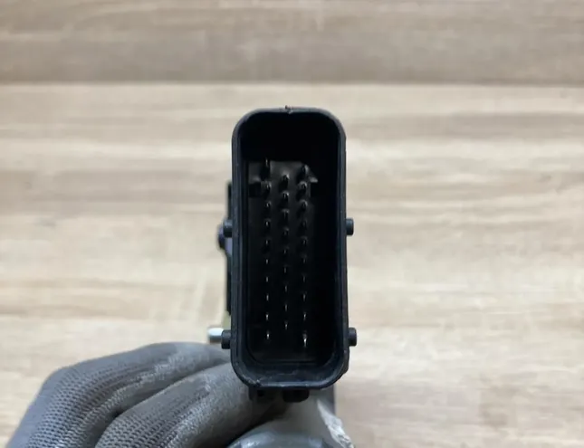 VOLKSWAGEN Passat B5 (1996-2005) Motor regulátora okna ľavých predných dverí 1C1959802,10555300 34279297