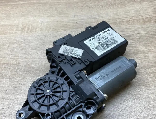PEUGEOT 307 1 generation (2001-2008) Motor regulátora okna ľavých predných dverí 9634457580,0130821767,990830101 34286435