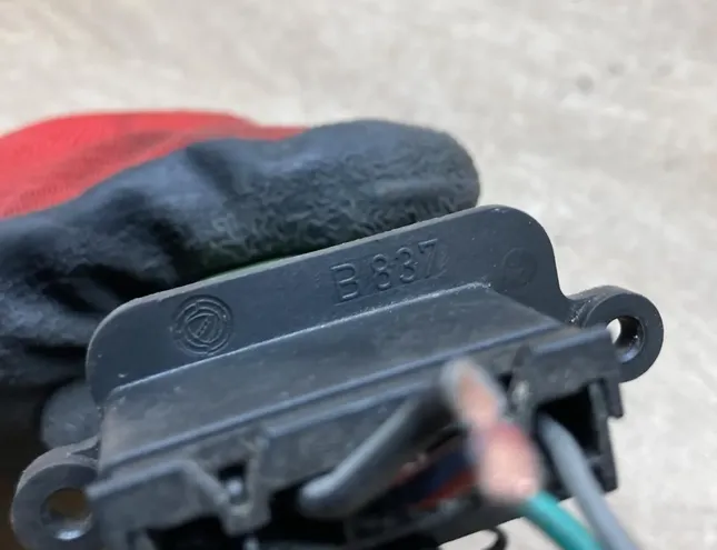 FIAT Punto 2 generation (1999-2003) Coolant fan relay B837 34286075