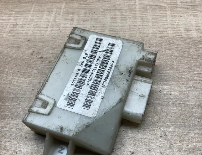 CHRYSLER Voyager 4 generation (2001-2007) Блок управления дверей левый задний P04686686AF 34436488