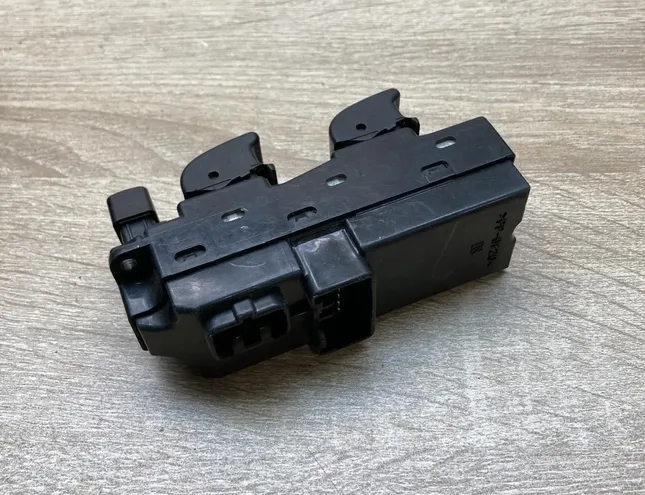 MAZDA 6 GG (2002-2007) Ovládače okien ľavých zadných dverí 514526 34445507