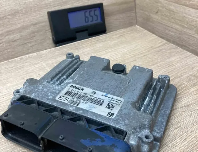 OPEL Vectra C (2002-2005) Riadiaca jednotka motora 55205632,0281013409 34402694