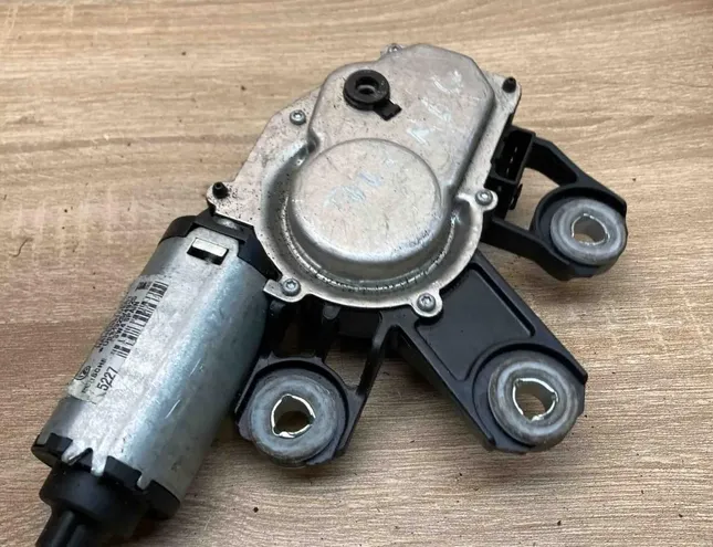 VOLKSWAGEN Touareg 1 generation (2002-2010) Motor stierača zadného okna 7L0955712C,53032612 34390631