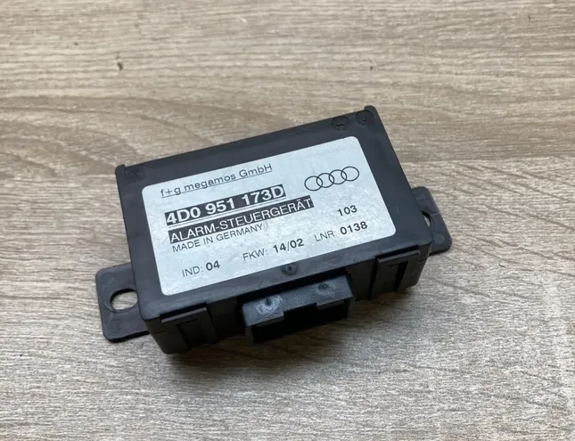 AUDI A8 D2/4D (1994-2002) Ovládacia jednotka alarmového signálu 4D0951173D 34452991