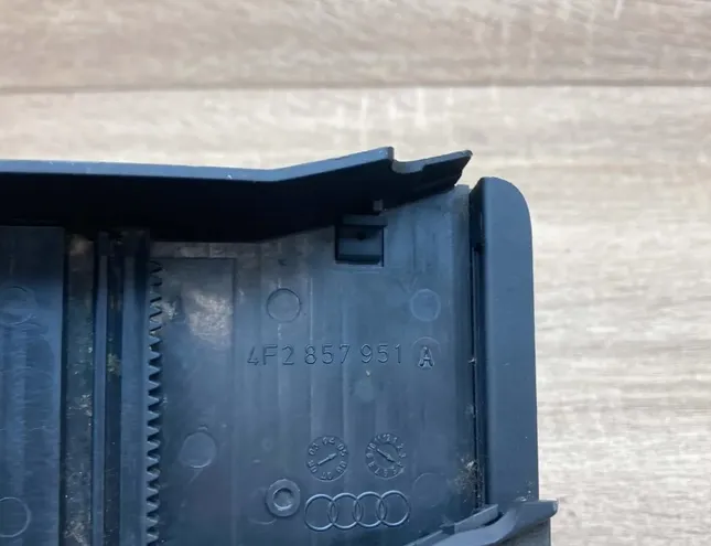 AUDI A6 C4/4A (1994-1997) Ashtray 4F2857951A 34371235