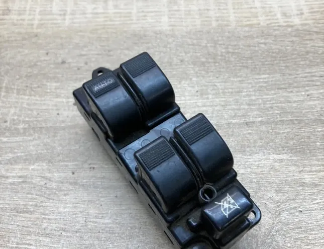 MAZDA 6 GG (2002-2007) Ovládače okien ľavých zadných dverí 514526 34433633