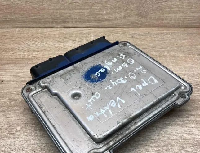 OPEL Vectra C (2002-2005) Riadiaca jednotka motora 55205632,0281013409 34402694