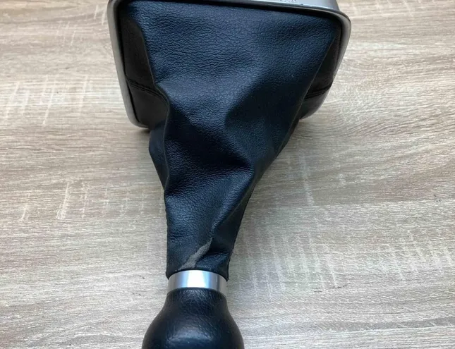 VOLKSWAGEN Golf Plus 1 generation (2004-2009) Gear Shifting Knob 5M0711113R 34403919