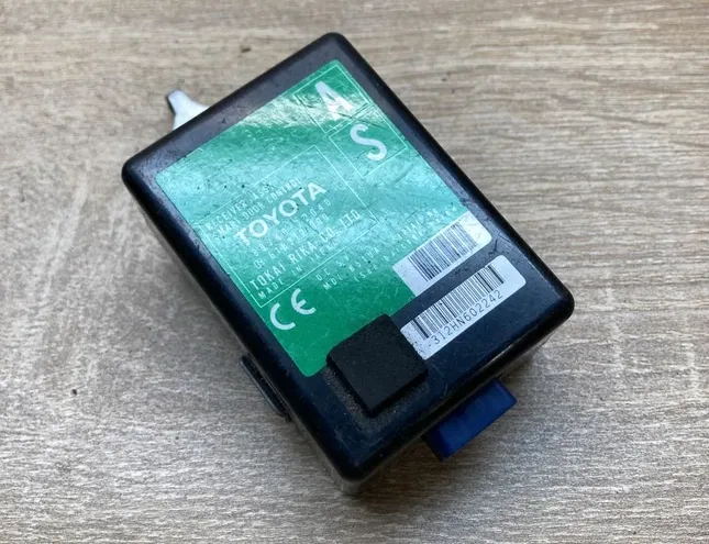 TOYOTA Auris 1 generation (2006-2012) Блок управления центральным замком 8974012040,61B312000 34426148