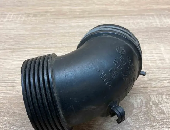 VOLKSWAGEN Passat B6 (2005-2010) Potrubie pre dodávku vzduchu 3C0129654 34367142