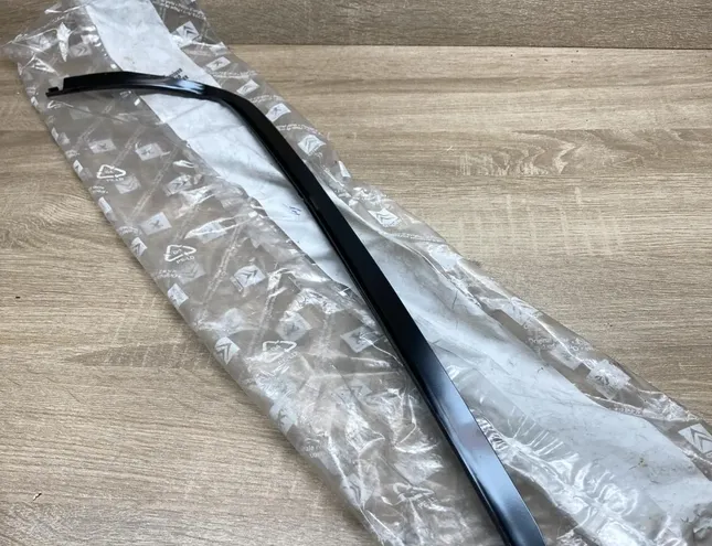 PEUGEOT Partner 2 generation (2008-2023) Pružinová svorka 8526J8,8526J8 34437256