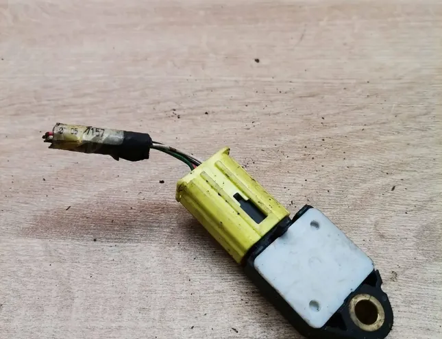 TOYOTA Avensis 3 generation (2009-2020) Боковой датчик удара левый 8983105040 34420625