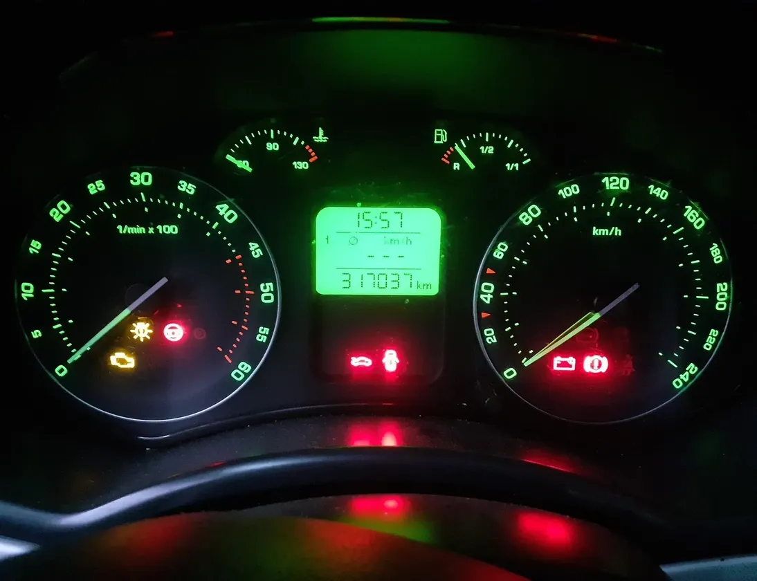 SKODA Octavia 2 generation (2004-2013) Speedometer 1Z0920812D 28125933