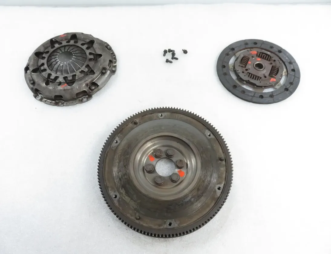 VOLKSWAGEN Caddy 3 generation (2004-2015) Setrvačník 028105273E,322039110 33570235