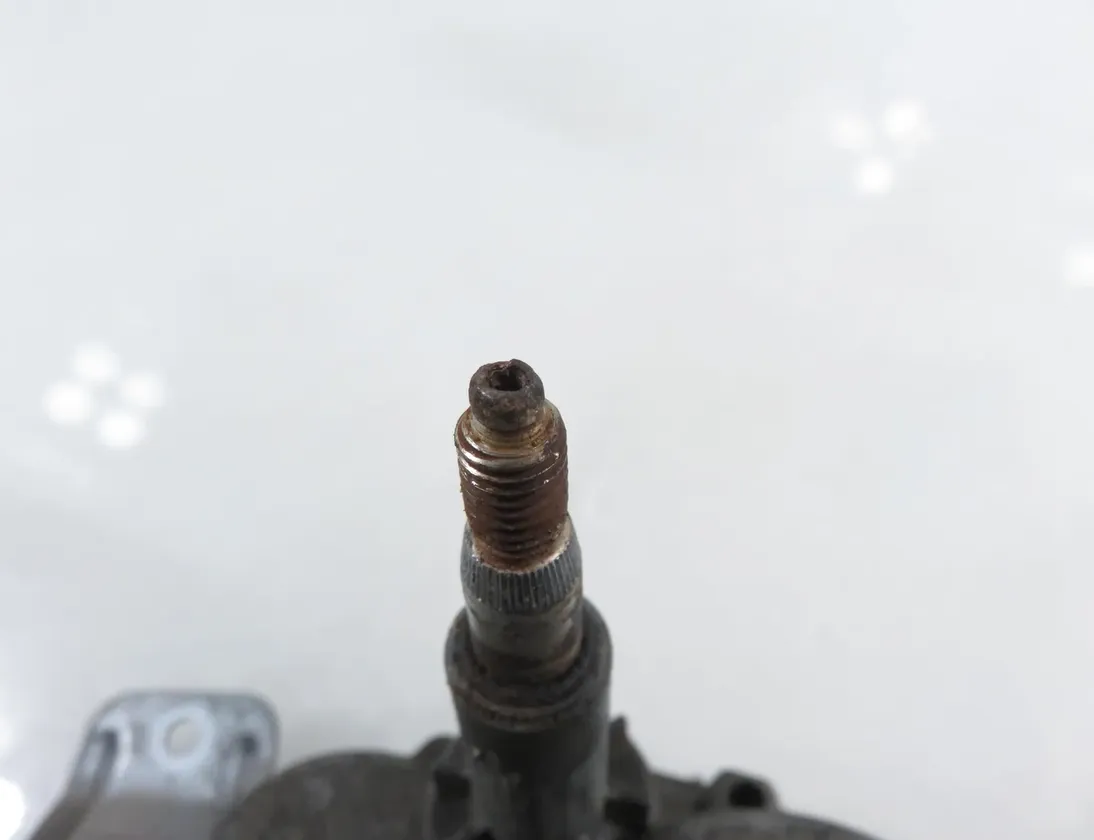 MERCEDES-BENZ Vito W638 (1996-2003) Моторчик заднего стеклоочистителя 33570498