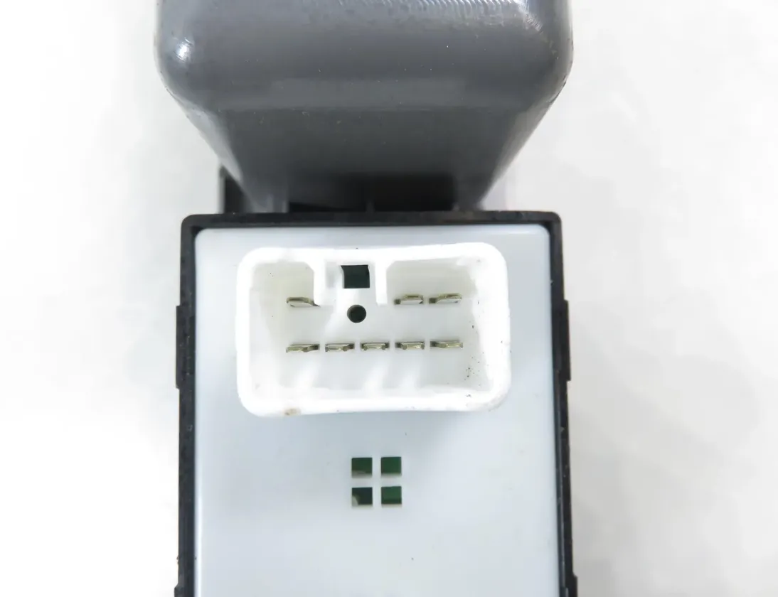 CHEVROLET Lacetti 1 generation (2002-2020) Vypínač ľavého okna predných dverí 621W04780 33583476