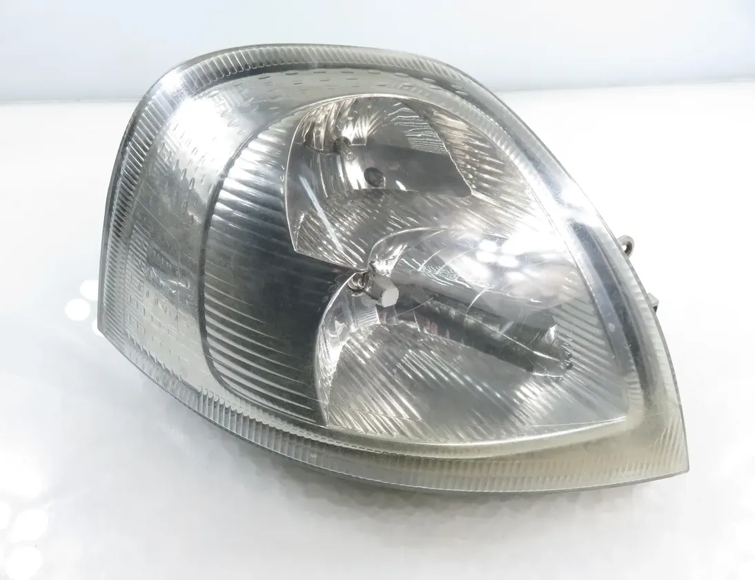 RENAULT Master 2 generation (1997-2010) Front Right Headlight 8200163518 33715364