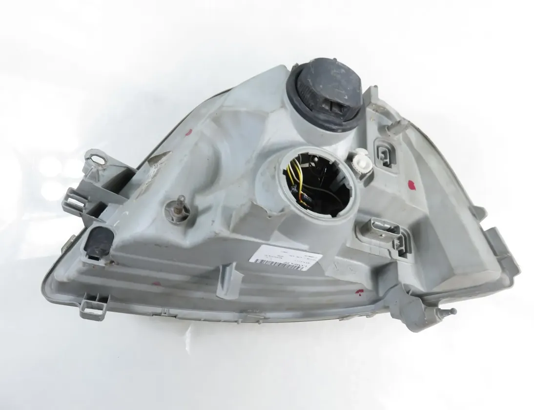 RENAULT Master 2 generation (1997-2010) Front Right Headlight 8200163518 33715364