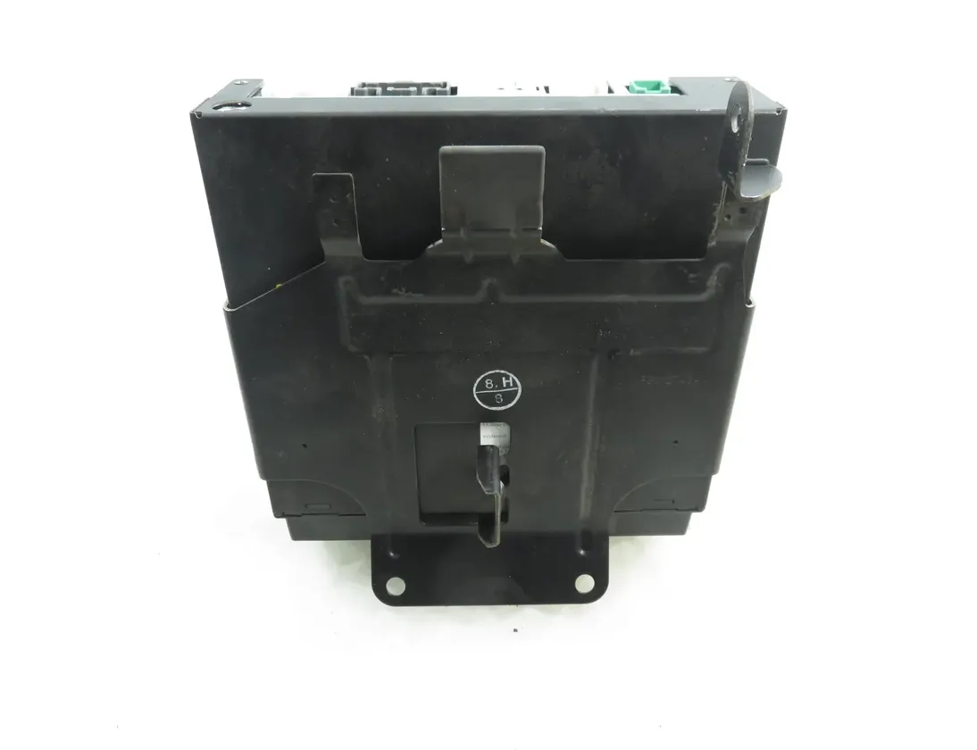 MAZDA 6 GG (2002-2007) CD-чейнджер GR4B66DG0A,1046218503 33919369