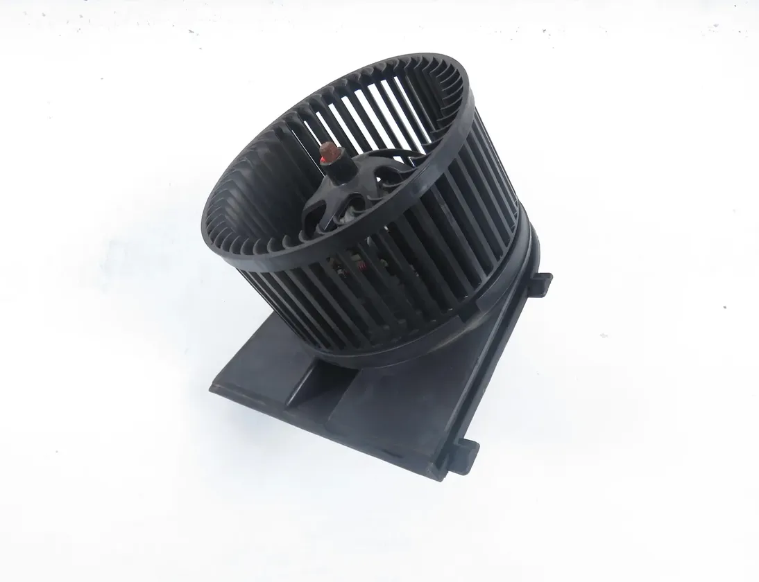 VOLKSWAGEN Bora 1 generation (1998-2005) Реле вентилятора печки салона 1J1819021A 33928733
