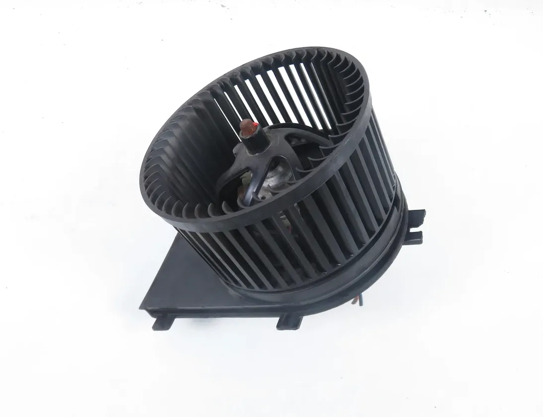 VOLKSWAGEN Bora 1 generation (1998-2005) Реле вентилятора печки салона 1J1819021A 33928733