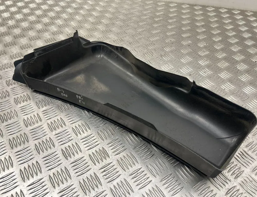 AUDI A4 B8/8K (2011-2016) Пластмасса передняя стеклоочистителей 8K1819447 34123013